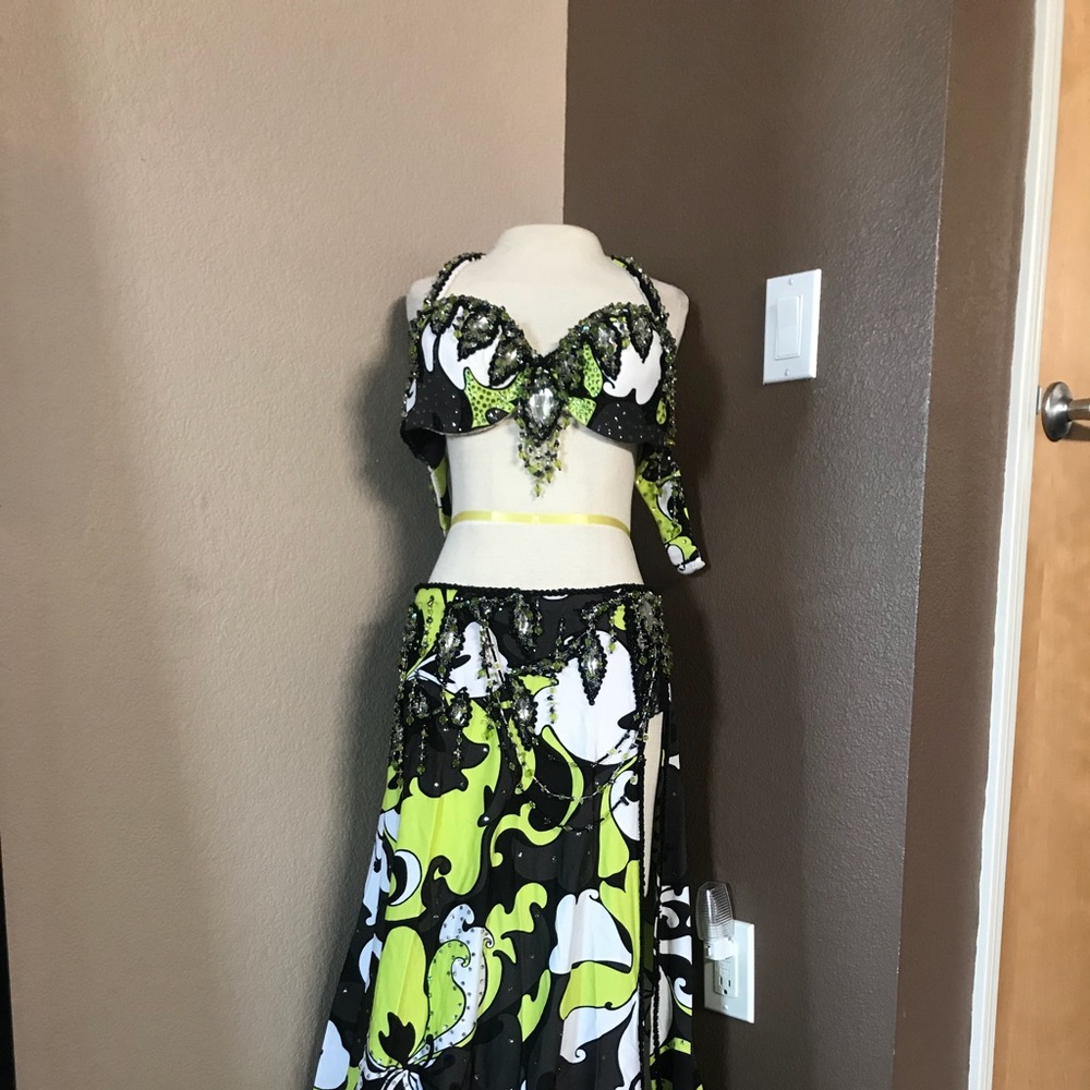 Gorgeous pro belly dance costume! Halloween!!